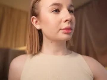 uwuxo – webcam model profile photo Image 5