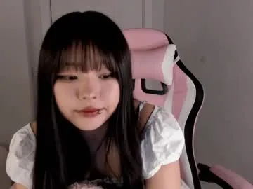 little_effy18_ chat room preview Image 7