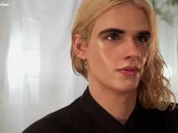 bareffoot10 chat room preview Image 13