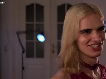 bareffoot10 chat room preview Image 19