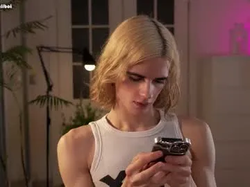 bareffoot10 chat room preview Image 4