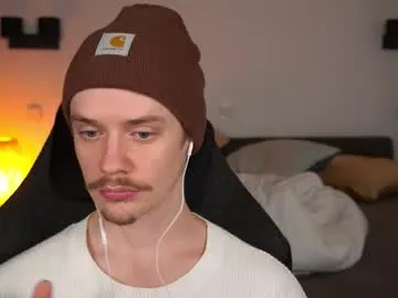 lunaquinn45 chat room preview Image 18