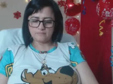 oops_my_english – webcam model profile photo Image 14