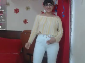 oops_my_english – webcam model profile photo Image 15