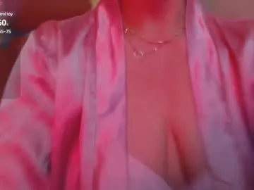 oops_my_english – webcam model profile photo Image 7