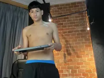 sareandrob – webcam model profile photo Image 3