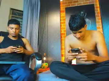 sareandrob – webcam model profile photo Image 8