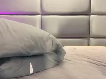 lustyaura – webcam model profile photo Image 9