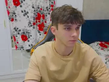 little_effy18_ chat room preview Image 8