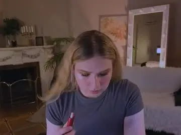 alina_grosu – webcam model profile photo Image 2