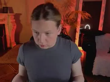 alina_grosu – webcam model profile photo Image 8