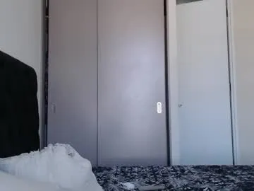 little_effy18_ chat room preview Image 14