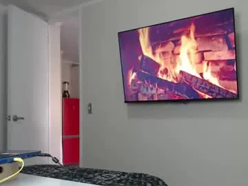 little_effy18_ chat room preview Image 3