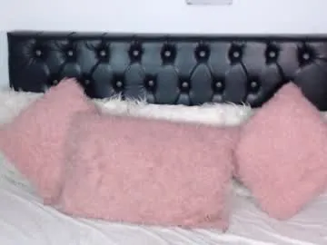 milly_shy – webcam model profile photo Image 19