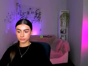 blush_mikki – webcam model profile photo Image 19