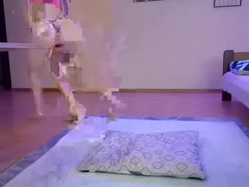 little_effy18_ chat room preview Image 13