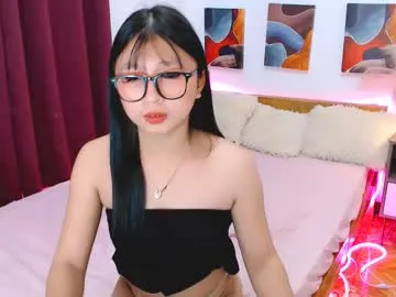 little_effy18_ chat room preview Image 3