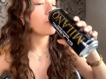 syndicete – webcam model profile photo Image 9