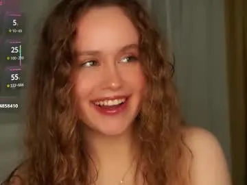 alyonaqueen_ chat room preview Image 19