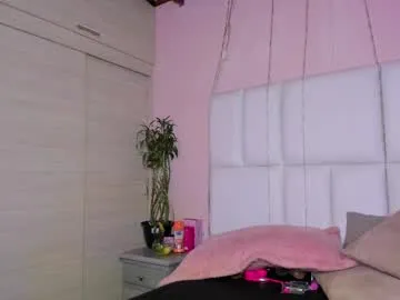 sary_hott chat room preview Image 4