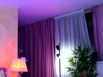 adeelinee chat room preview Image 10