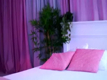 adeelinee chat room preview Image 5