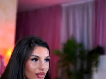 adeelinee chat room preview Image 7