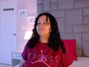 krisi_kiss – webcam model profile photo Image 17