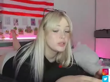 little_effy18_ chat room preview Image 18