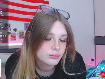 little_effy18_ chat room preview Image 9