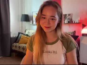 isoull – webcam model profile photo Image 8