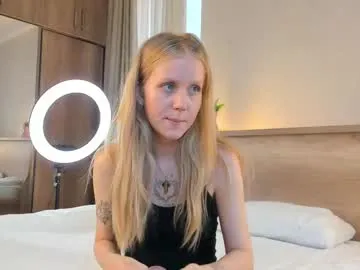 SunnyBlush – webcam model profile photo Image 2