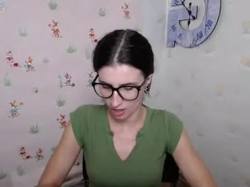 me_lina_ – webcam model profile photo Image 3