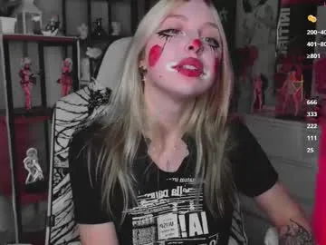 hornyblondieboyy chat room preview Image 16