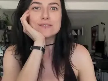 isoull – webcam model profile photo Image 6