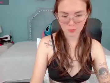 milly_shy – webcam model profile photo Image 10