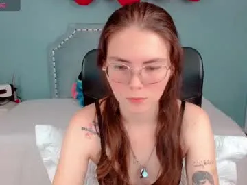 milly_shy – webcam model profile photo Image 8