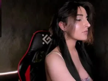 uwuxo – webcam model profile photo Image 14