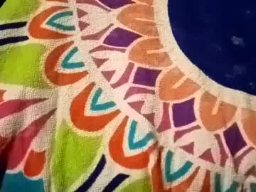 alliecrowns – webcam model profile photo Image 3