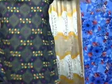 katy_and_paola chat room preview Image 7