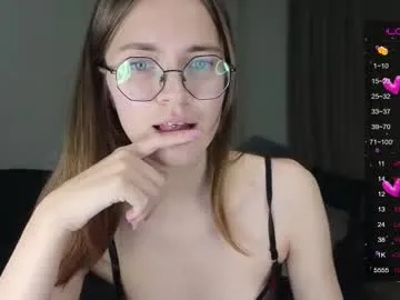 oops_my_english – webcam model profile photo Image 17