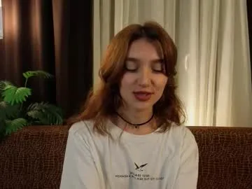 bella_musee chat room preview Image 4