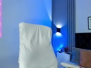 uwuxo – webcam model profile photo Image 3