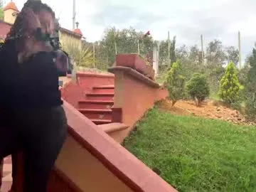 thifa2x – webcam model profile photo Image 4