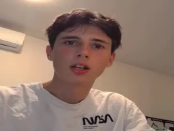 little_effy18_ chat room preview Image 16