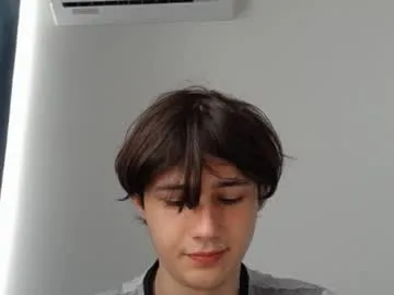 little_effy18_ chat room preview Image 6