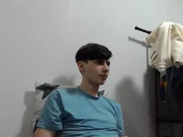 little_effy18_ chat room preview Image 8