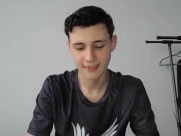 little_effy18_ chat room preview Image 9