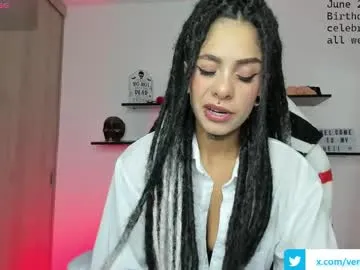 sareandrob – webcam model profile photo Image 3