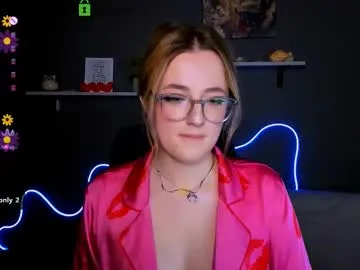 sigmasian – webcam model profile photo Image 3